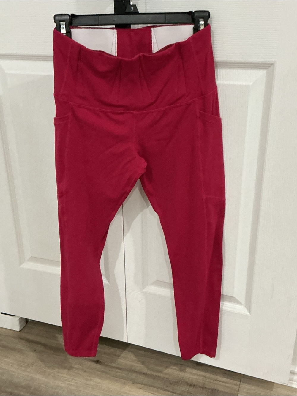 High-Waist Active Leggings in Raspberry